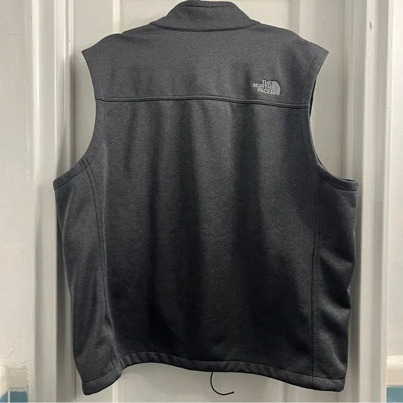 The North Face Ridgeline Soft Shell Vest, XXL deep grey full zip - Picture 8 of 9